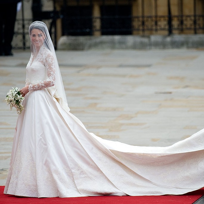 Kate Middleton and Meghan Markle’s Wedding Dresses Differ in One Key ...