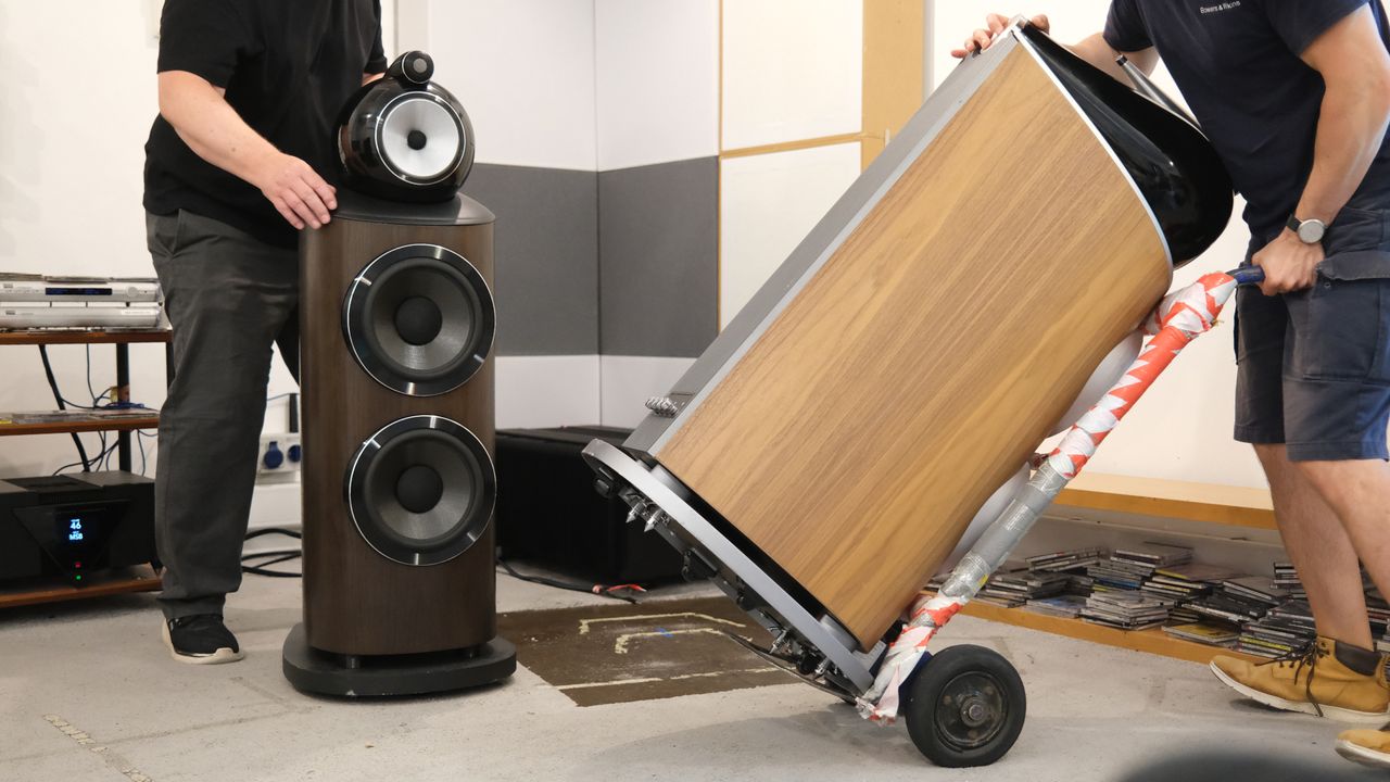 Bowers &amp; Wilkins listening room