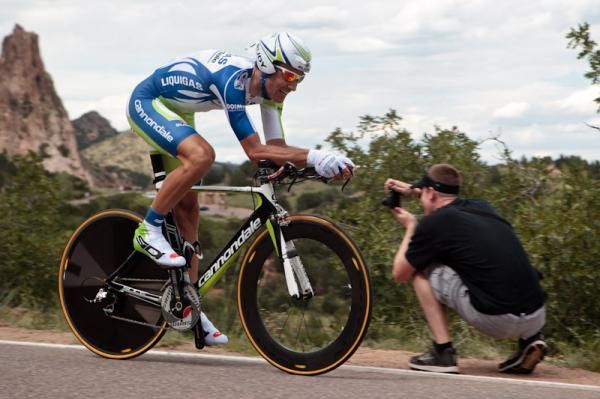 Ivan Basso (Liquigas-Cannondale) on his way to the descent.