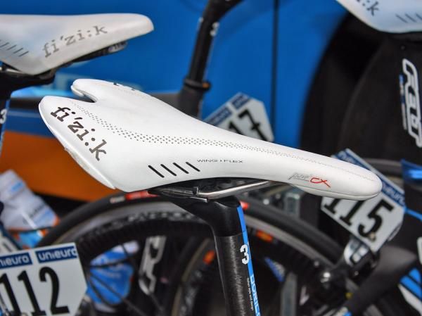 Tyler Farrar (Garmin-Transitions) is seemingly the only team rider to opt for fi'zi:k's Pave CX saddle.