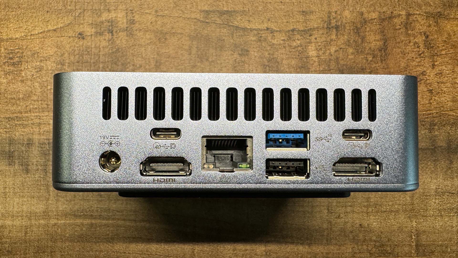 Geekom AX8 Pro mini PC