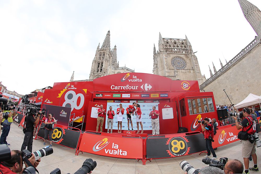 Tom Dumoulin on the stage 17 podium.