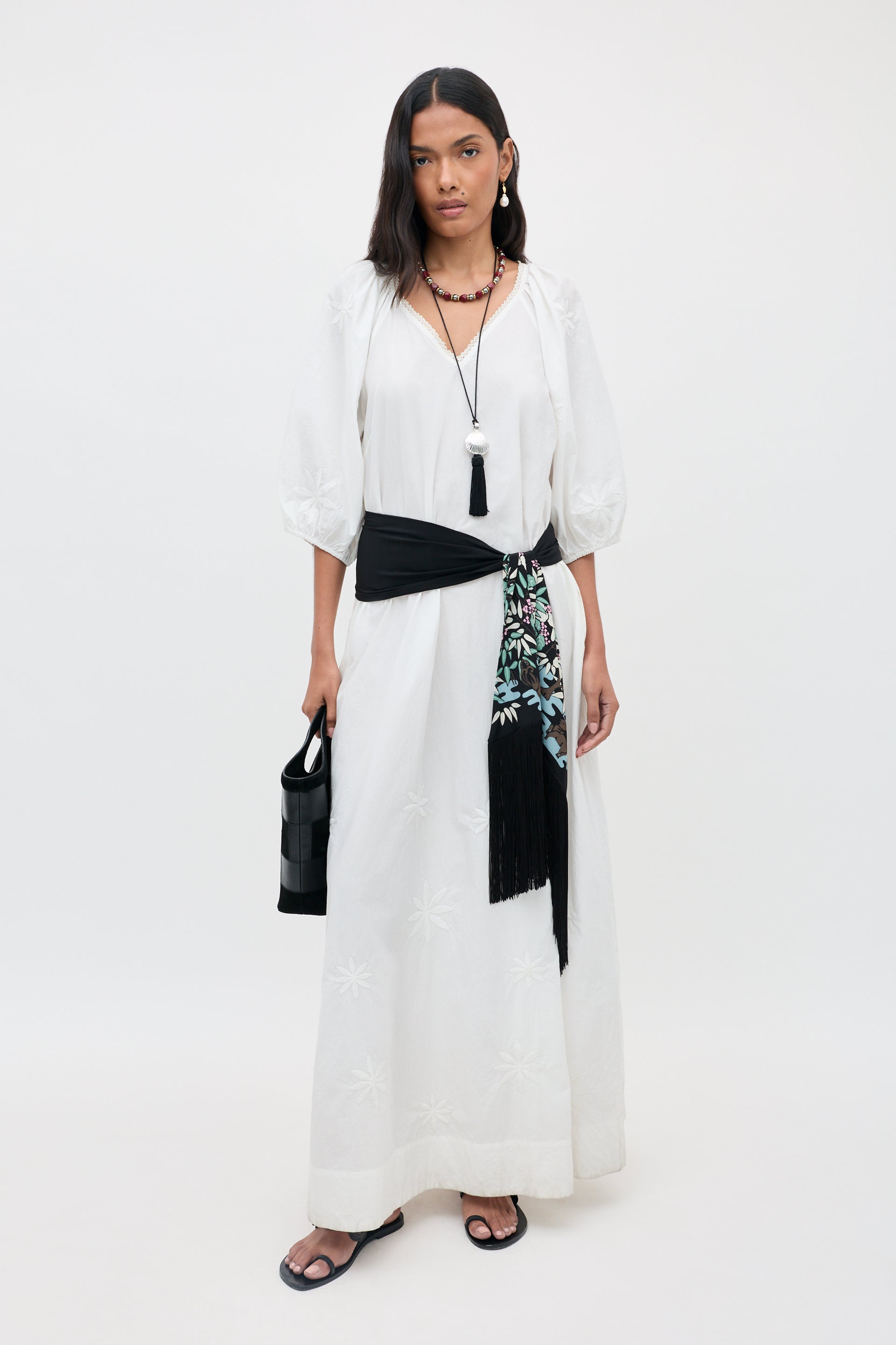 Gizele Embroidered Cotton Dress in Daisy Floral Embroidery White