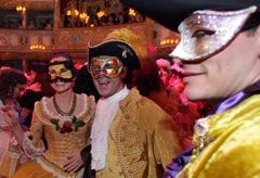 Masked ball - News - Marie Claire