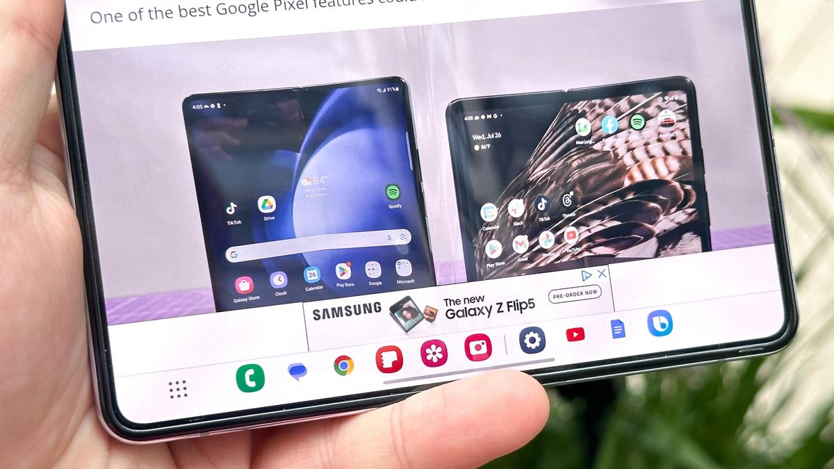 Taskbar on the Galaxy Z Fold 5