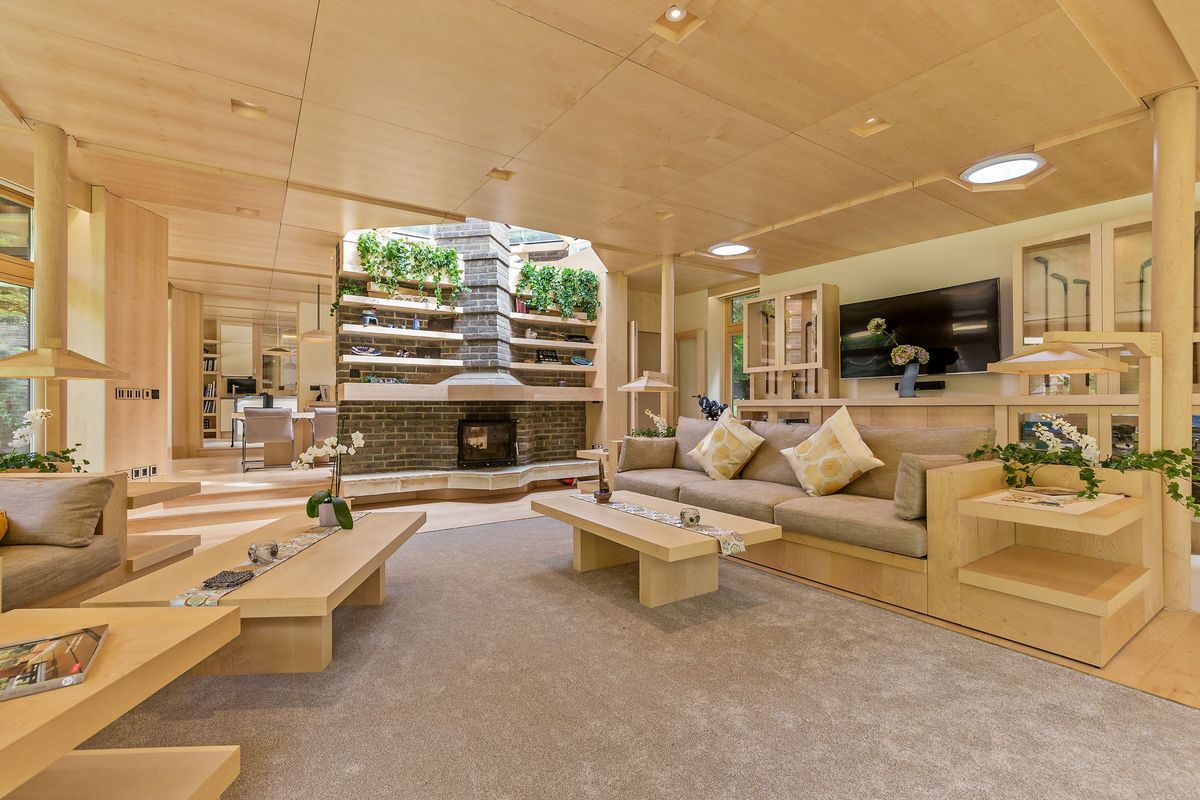 A view of the living room