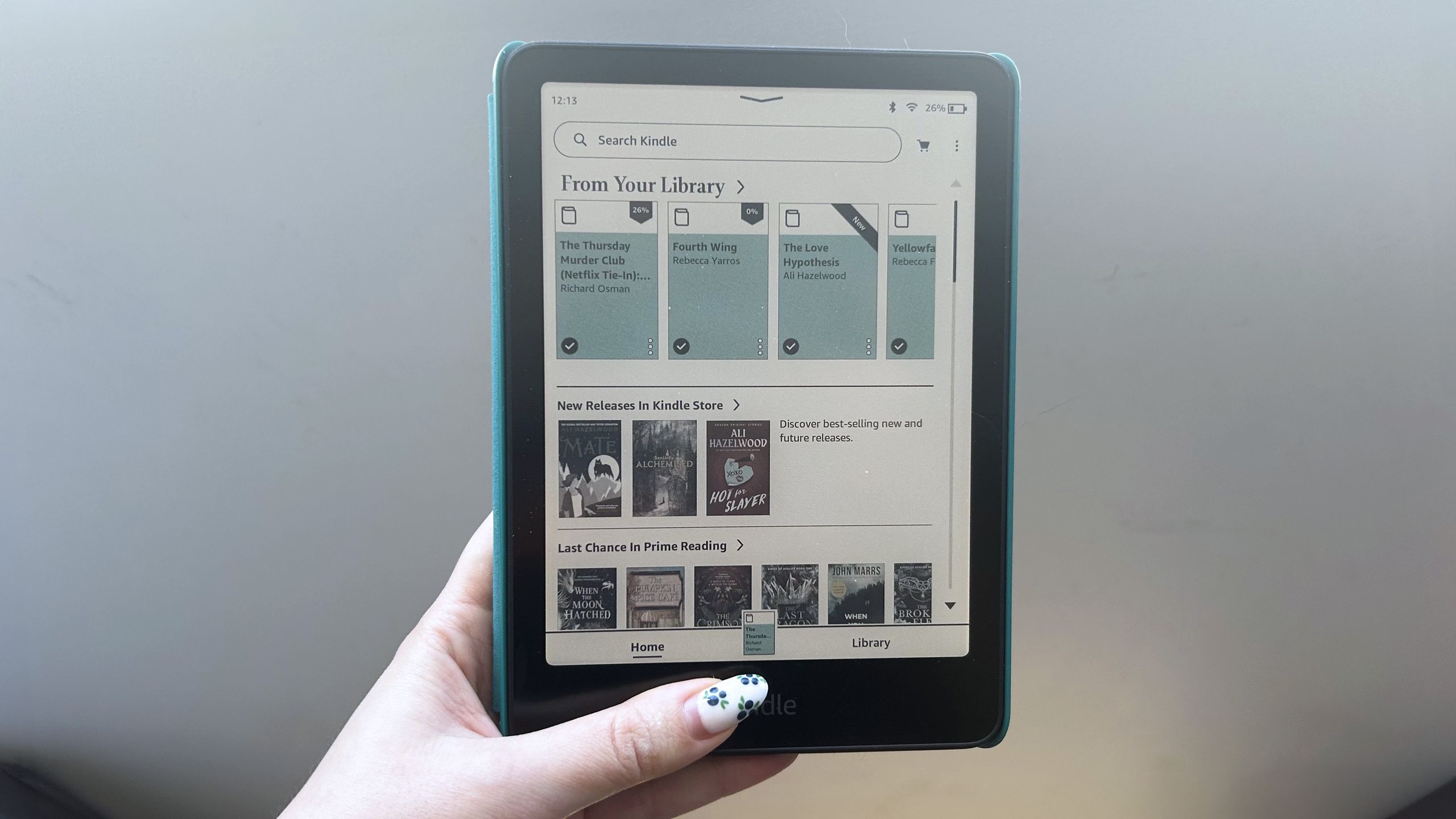 Kindle Colorsoft آمازون سرانجام مرا متقاعد کرد که یک خواننده الکترونیکی بخرم-اما این حذف واقعاً مرا آزار می دهد