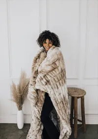 Lola Blankets Caramel N’ Cream blanket Lola Blankets Caramel N’ Cream blanket