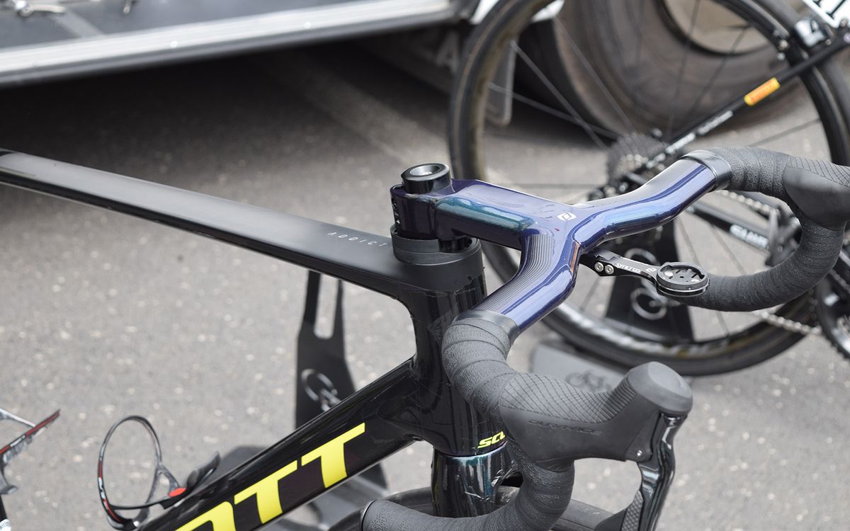 The spacers underneath the cockpit appear to be component/frame-specific