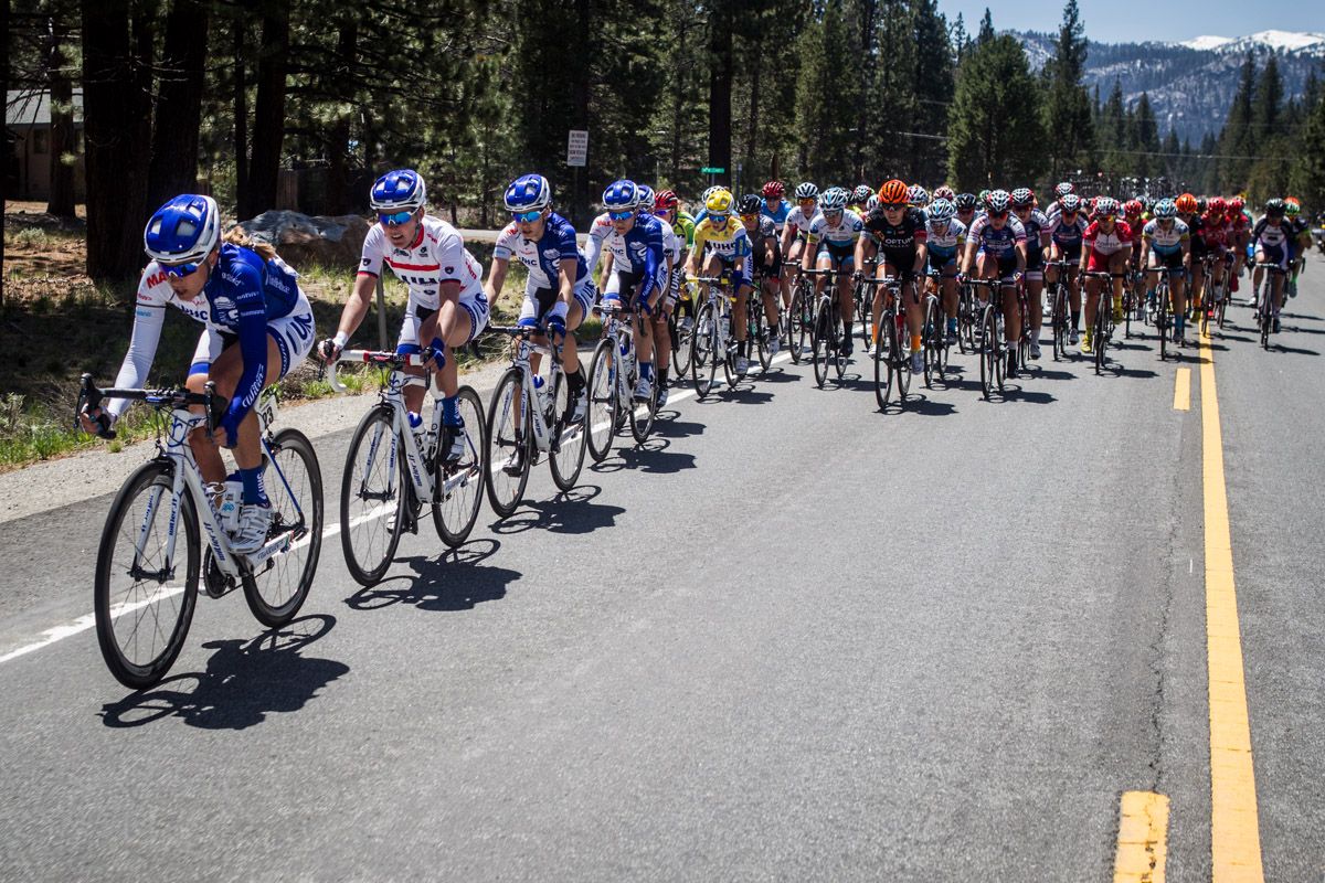 UnitedHealthcare comes to the front before the final climb.