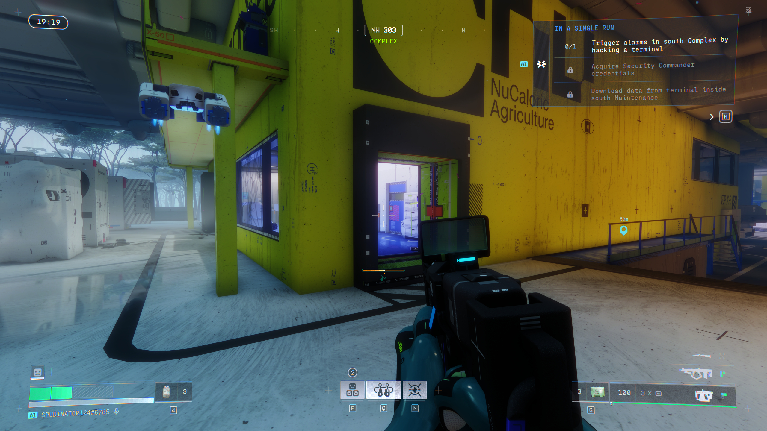 Marathon Order Chaos contract: A player looking at a NuCaloric lab in Complex.