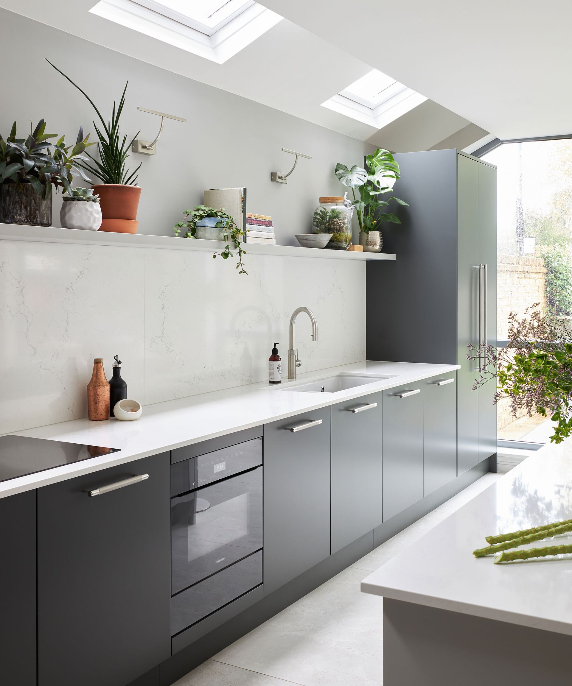 5 questions to ask before you forgo upper kitchen cabinets