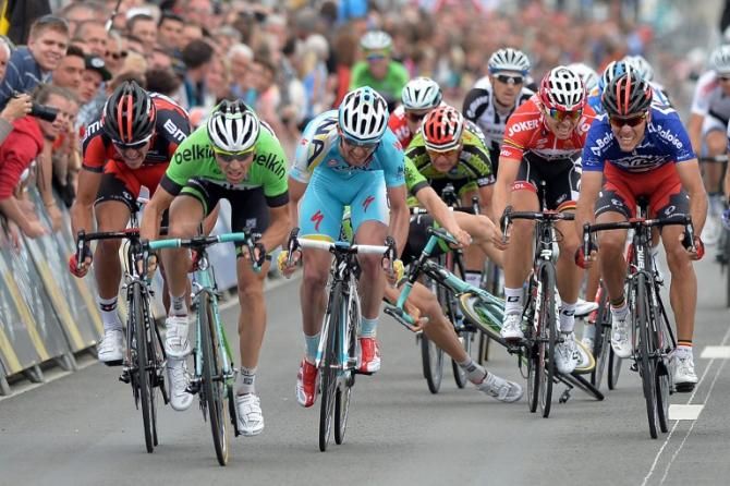 Paul Martens (Belkin) sprints to the stage win