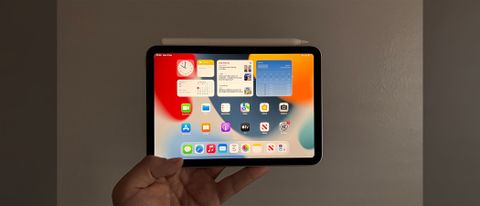 Close up images of the iPad Mini (2021) tablet