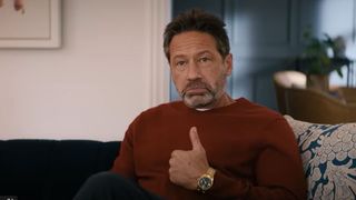 David Duchovny as Arnold Cohen giving a thumbs up in You People