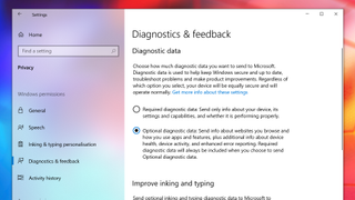 Skärmdump på processen med att hämta och installera Windows 11
