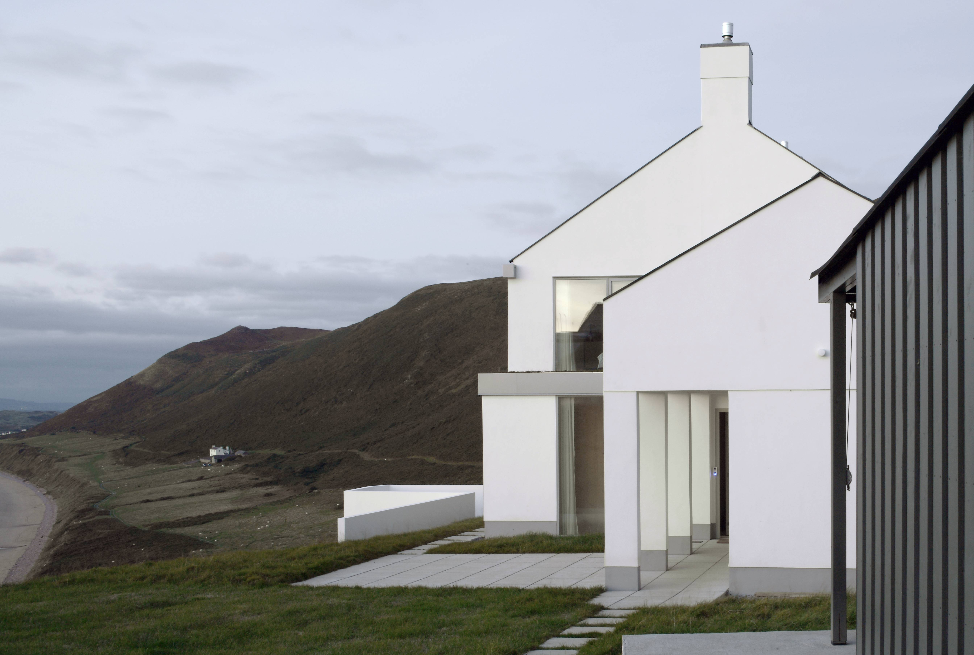 Rhossili House by Maich Swift Architects, wooden house in Gower Peninsula (photograph by David Grandorge)