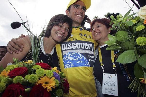 Contador with family.