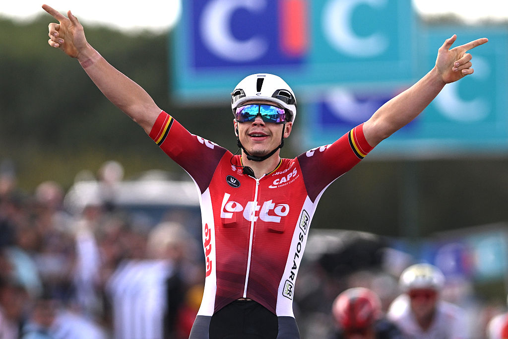 Bretagne Classic: Arnaud de Lie sprints to victory in Plouay 