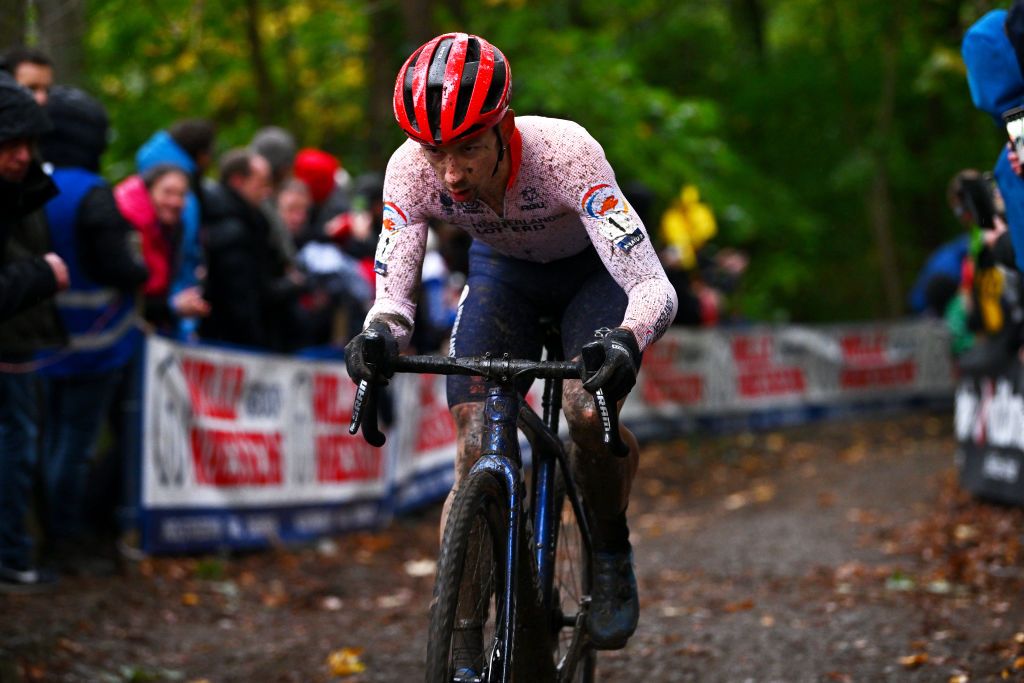 NAMUR BELGIUM NOVEMBER 06 Lars Van Der Haar of The Netherlands competes during the 20th UEC European Cyclocross Championships 2022 Mens Elite EuroCross22 on November 06 2022 in Namur Belgium Photo by Luc ClaessenGetty Images