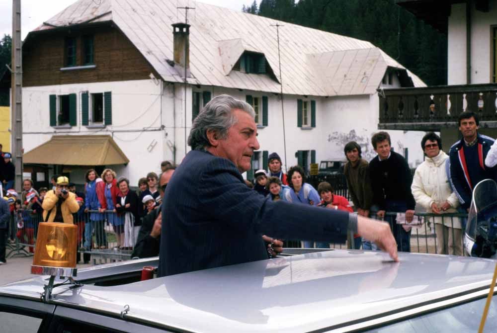 Torriani in the director's car at the 1984 Giro