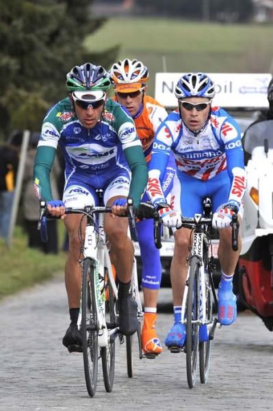 St&eacute;phane Poulhies (Saur-Sojasun) and Mitchell Docker (Skil-Shimano)