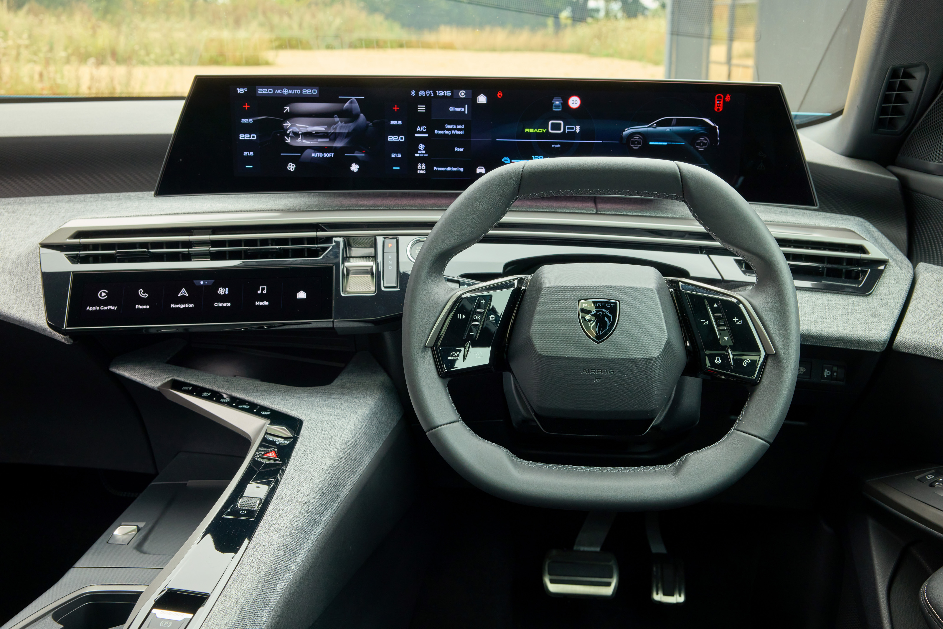 Peugeot E-5008 electric SUV dashboard