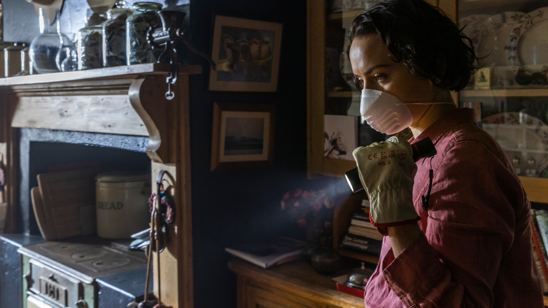 Daisy Ridley as Ava in new zombie horror We Bury the Dead