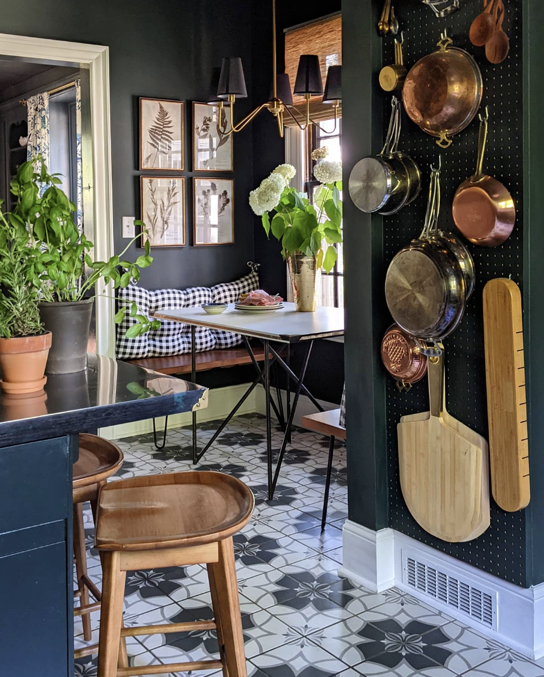 Dark kitchen makeover- Ruth Jackson