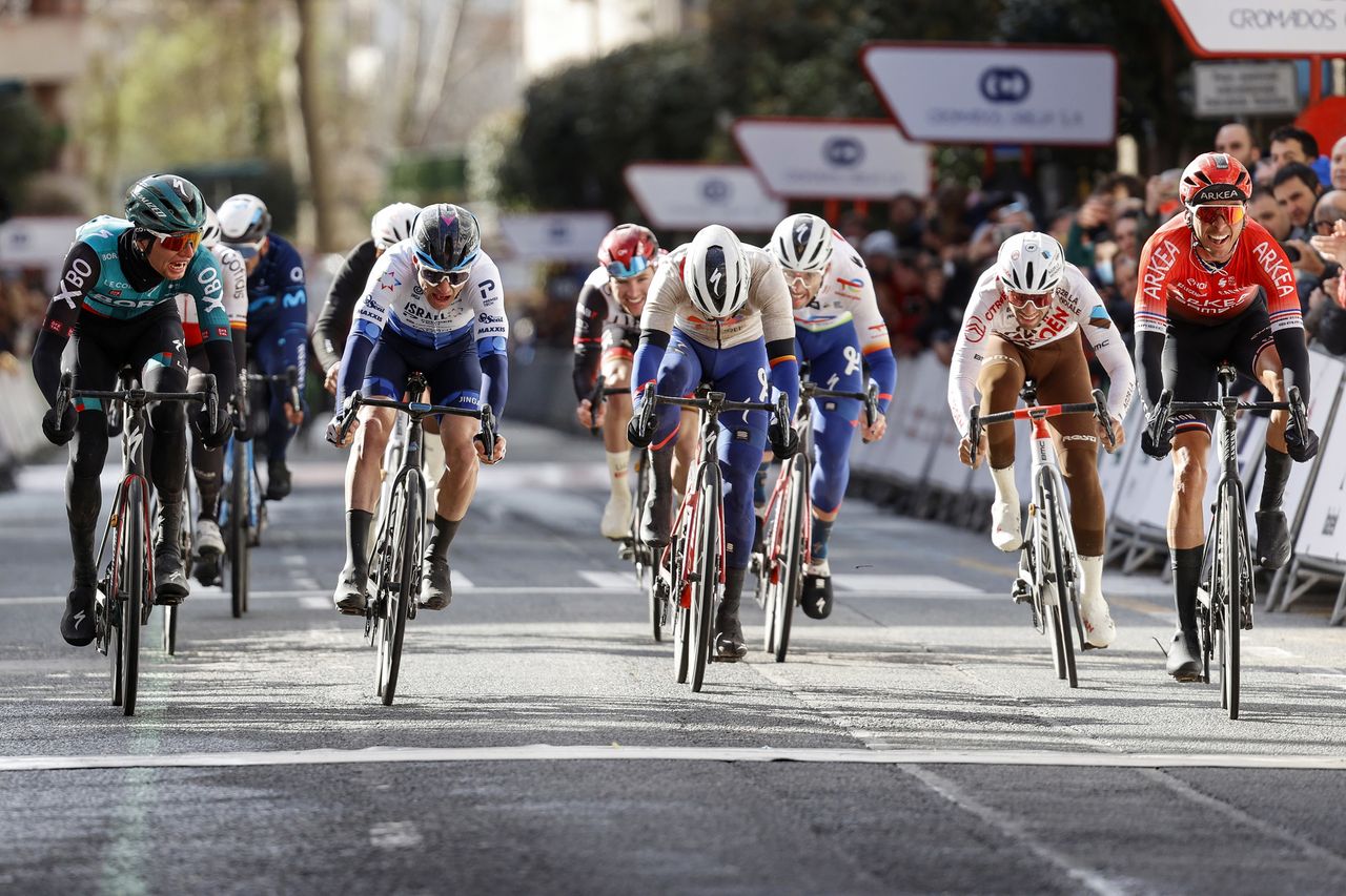 GP Miguel Indurain 2022 - 31st Edition - Estella Lizarra - Estella Lizarra 203,2 km - 02/04/2022 - Warren Barguil (FRA - Team Arkea Samsic) - Aleksandr Vlasov (RUS - Bora - Hansgrohe) - Simon Clarke (AUS - Israel - Premier Tech) - photo Luis Angel Gomez/SprintCyclingAgency&Acirc;&copy;2022
