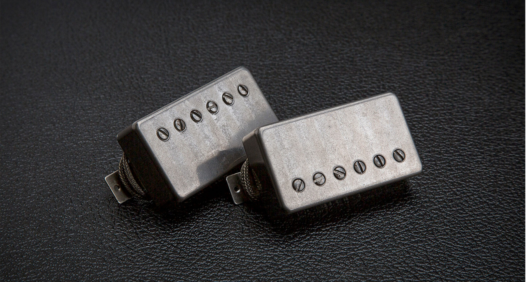 The Seymour Duncan Joe Bonamassa Bolin Burst Signature Pickup Set replicates the same humbuckers that are in the blues superstar&#039;s 1960 Les Paul Standard once owned by Tommy Bolin.