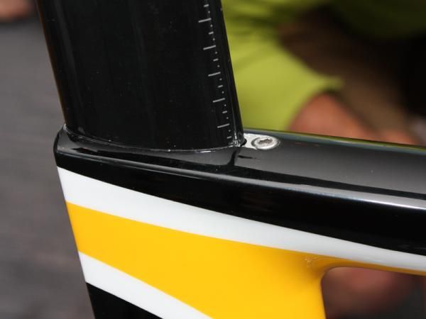 The seatpost clamp mechanism is virtually invisible.
