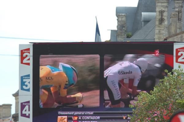 The crowds watch the exciting time trial