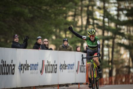 Kaitlin Keough (Cannondale p/b Cyclocrossworld.com) celebrates her win