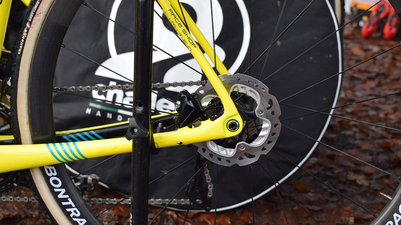 140mm Shimano RT-99-A-SS center lock disc rotors were popular among some of the big names at Zeven