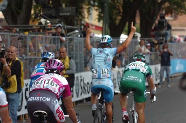 McEwen and Hushovd could not stop Robert F&ouml;rster (Gerolsteiner).