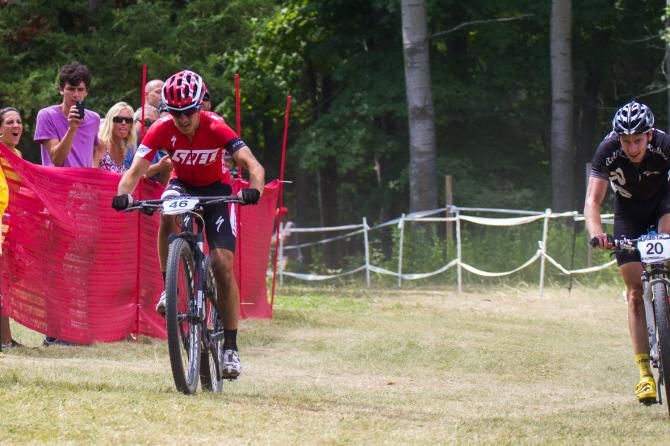 Howard Grotts holds off Tristan Schouten and clinches fourth place.