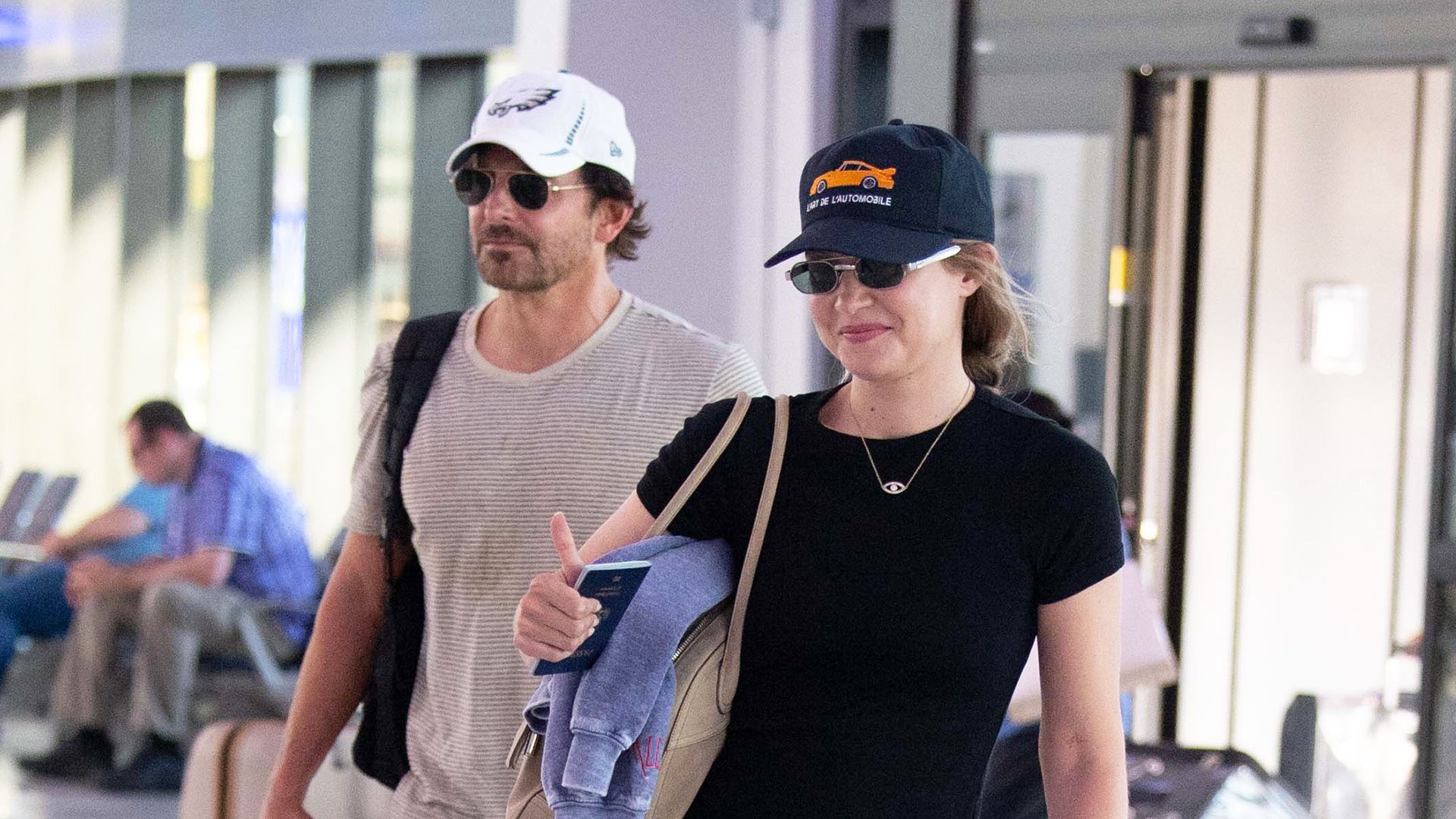Wearing Cropped Pants at the Airport Is Back—Especially When It's This Specific Cool-Girl Trend
