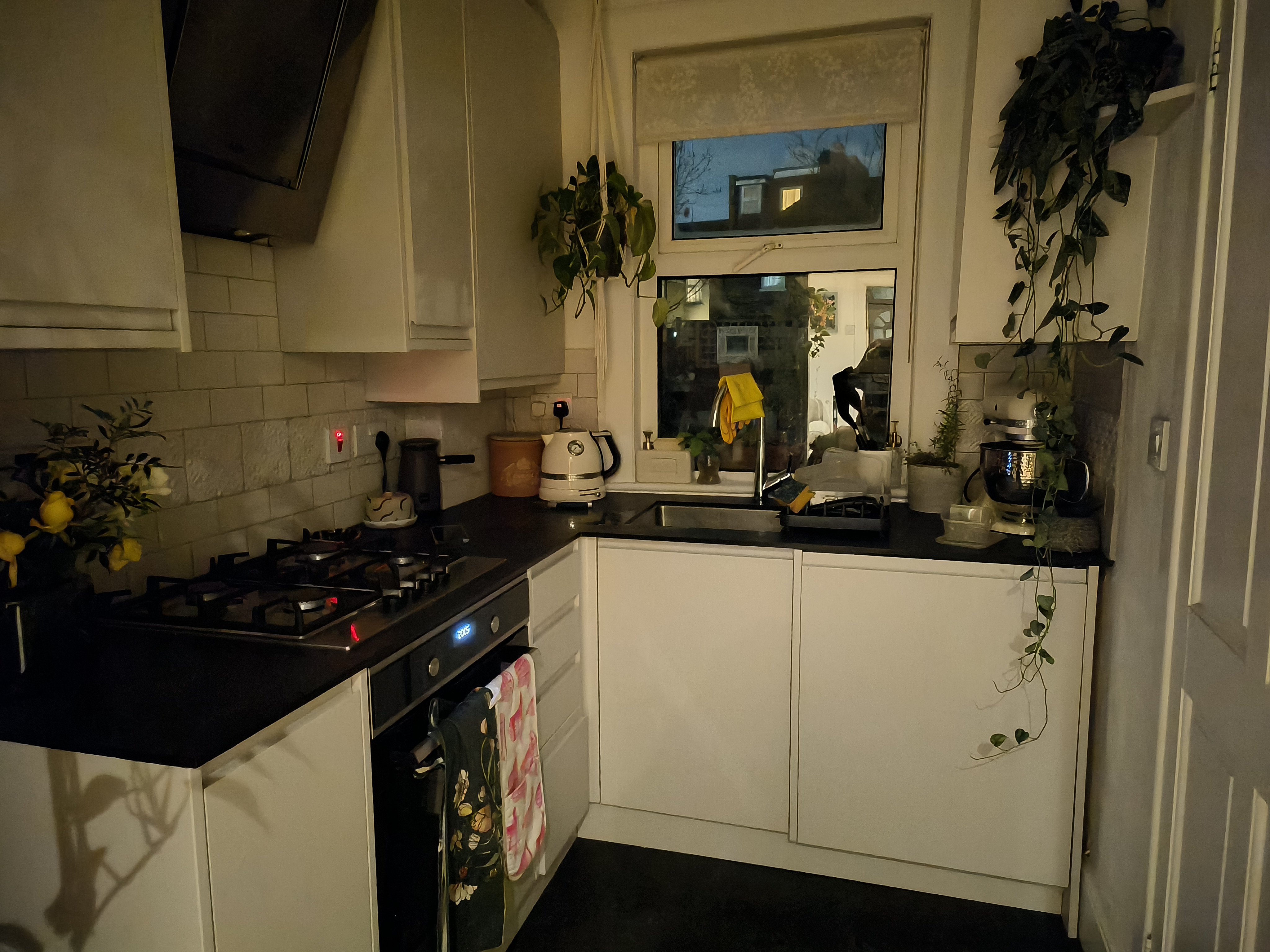 Oppo Find N2 Flip camera sample low light kitchen