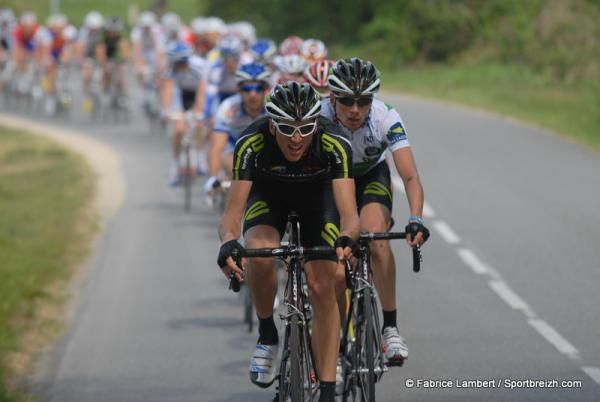 The Endura racing team patrols the front.