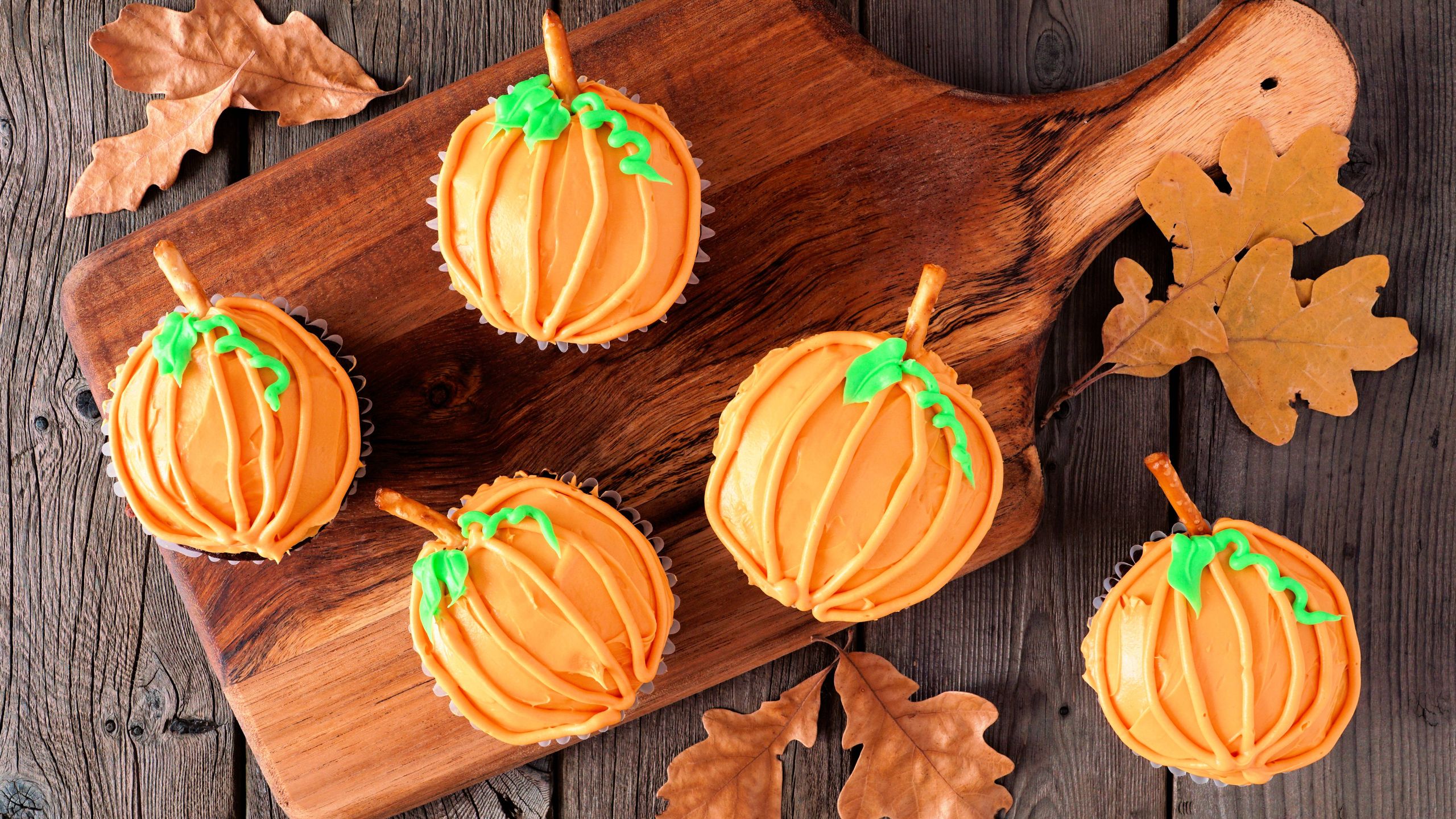 Halloween pumpkin cupcakes recipe