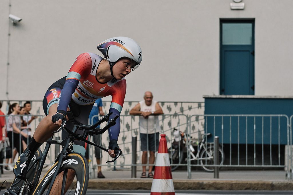Demi de Jong in action during the prologue.