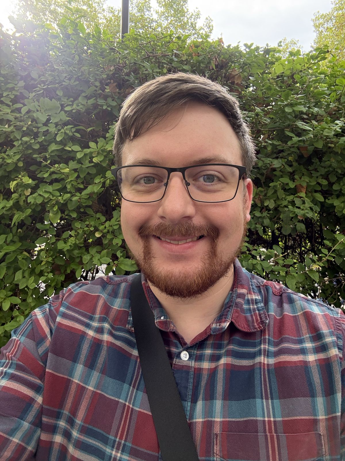 iPhone 16 Pro Max vertical selfie wide