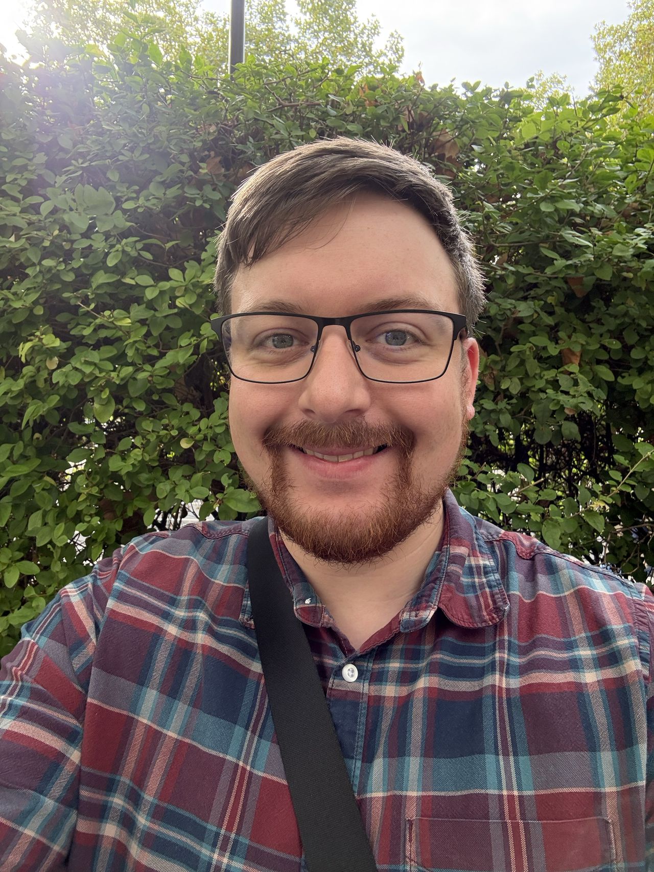 iPhone 16 Pro Max vertical selfie wide