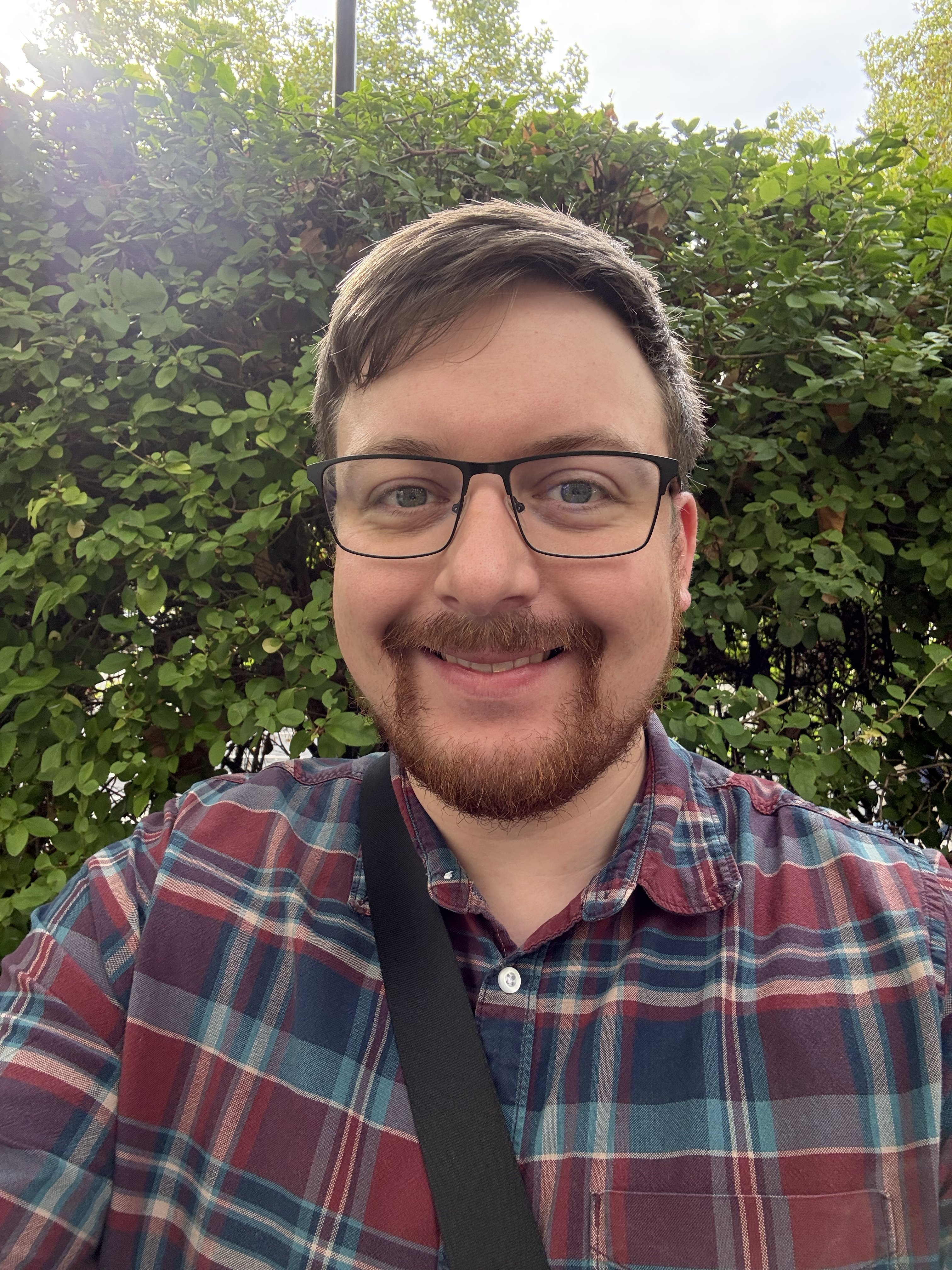 iPhone 16 Pro Max vertical selfie wide