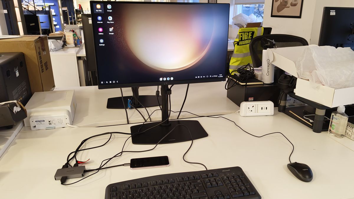 I tried to replace my work computer with Samsung DeX, but it needs to solve some problems before I’ll ditch the laptop