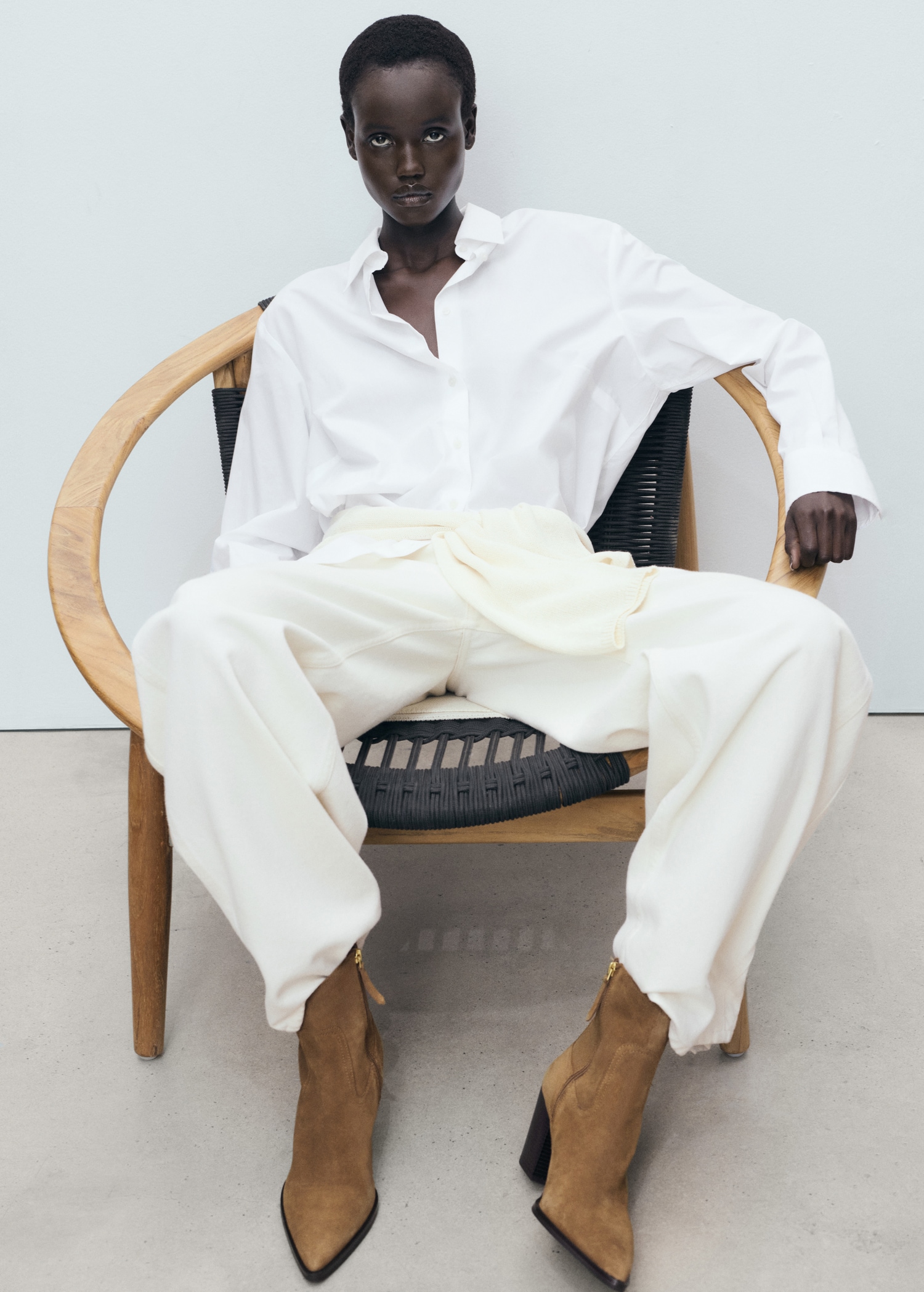 Suede Ankle Boots With Pointed Toe and Block Heel - Women | Mango Usa