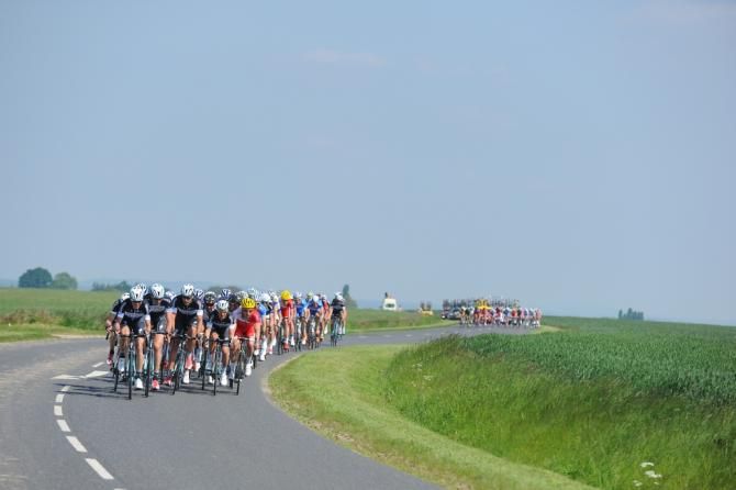 The peloton split in two