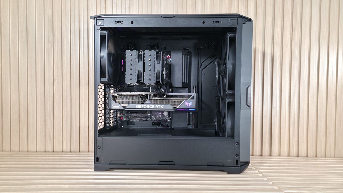 Cooler Master HAF II 500 - Inside
