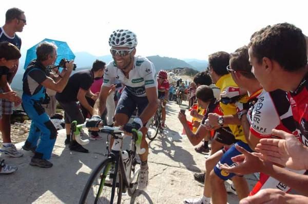 Alejandro Valverde (Movistar) dropped Contador but couldn't move into red.